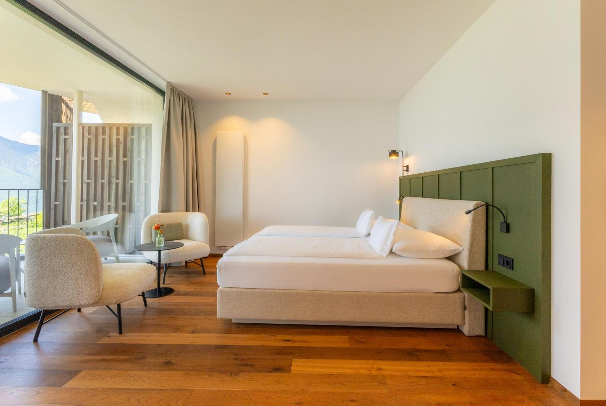Tenz Hotel 3*