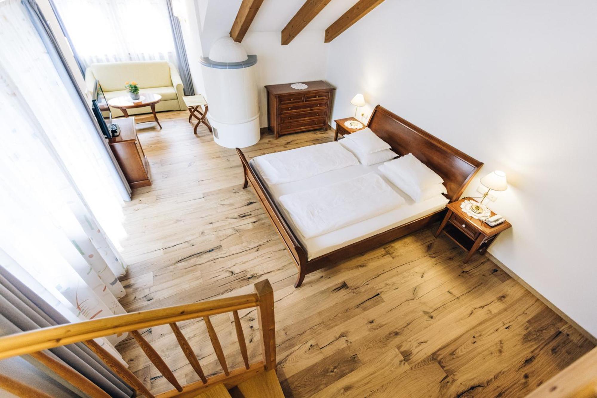 Tenz Hotel 3*