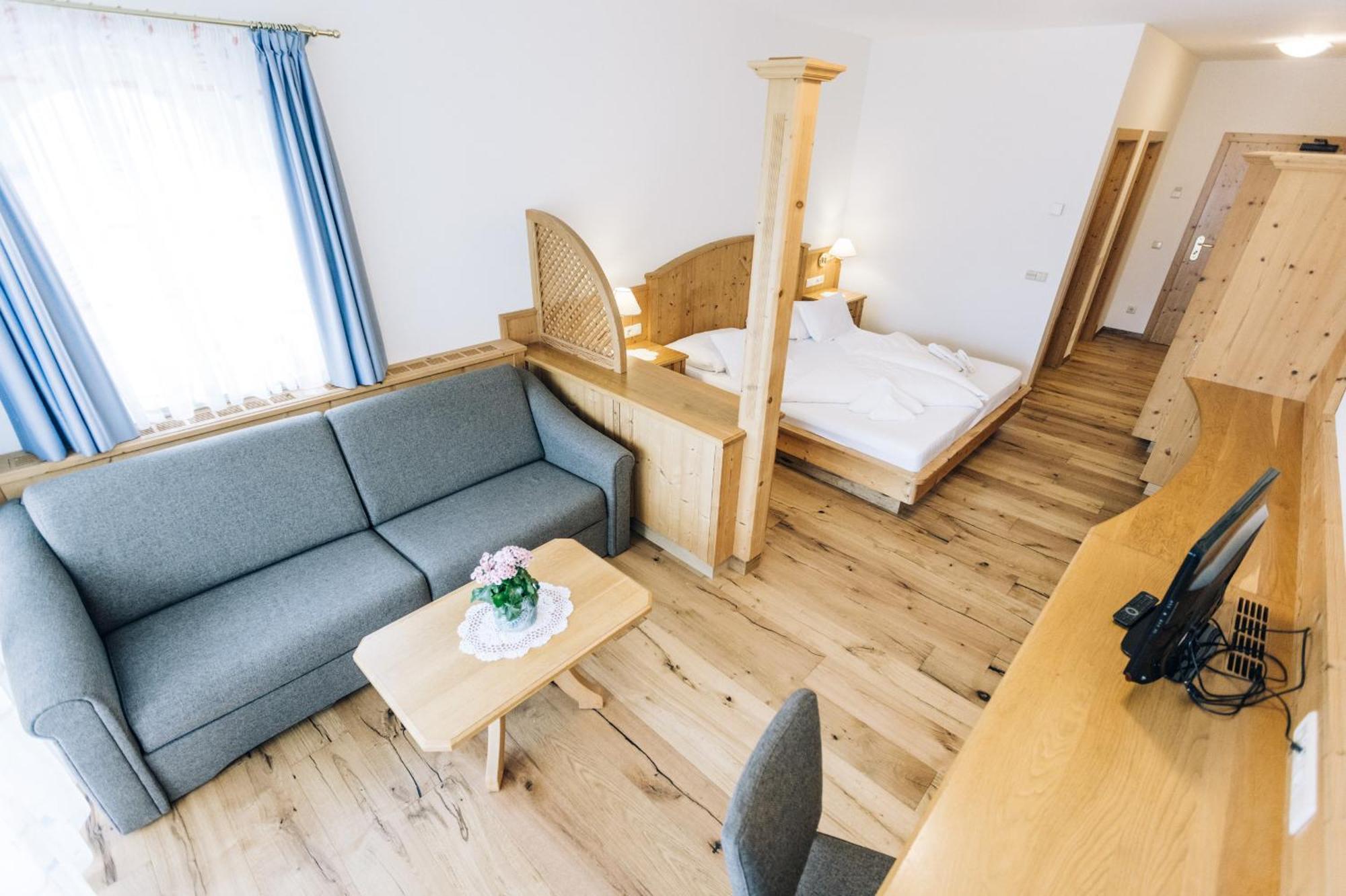 Hotel Tenz 3*